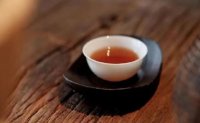 茶杯放下，是為了承接下一杯香茶。